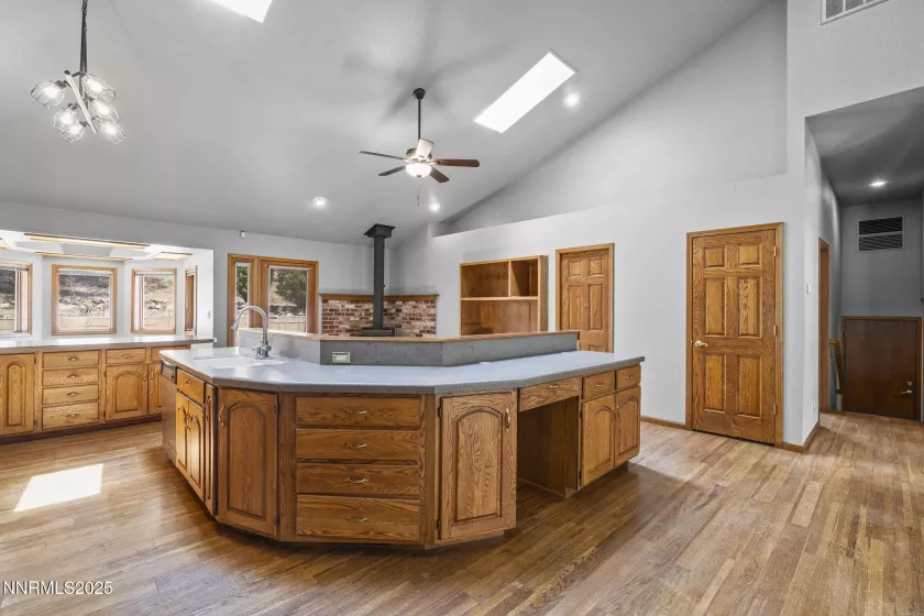 430 Queen, Sparks, Nevada 89431, 3 Bedrooms Bedrooms, ,3 BathroomsBathrooms,Residential,Residential,Queen,250051217