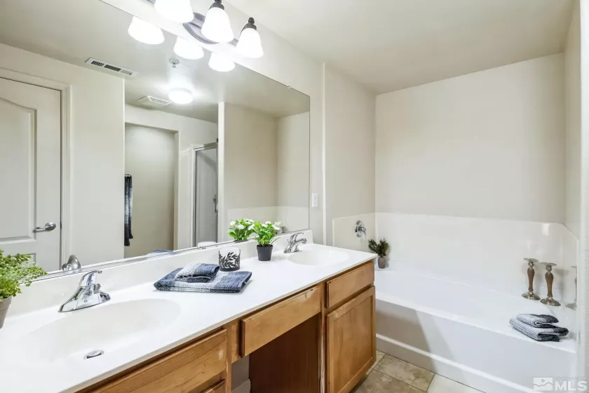 9050 Double R, Reno, Nevada 89521, 2 Bedrooms Bedrooms, ,2 BathroomsBathrooms,Residential,Residential,Double R,250003406