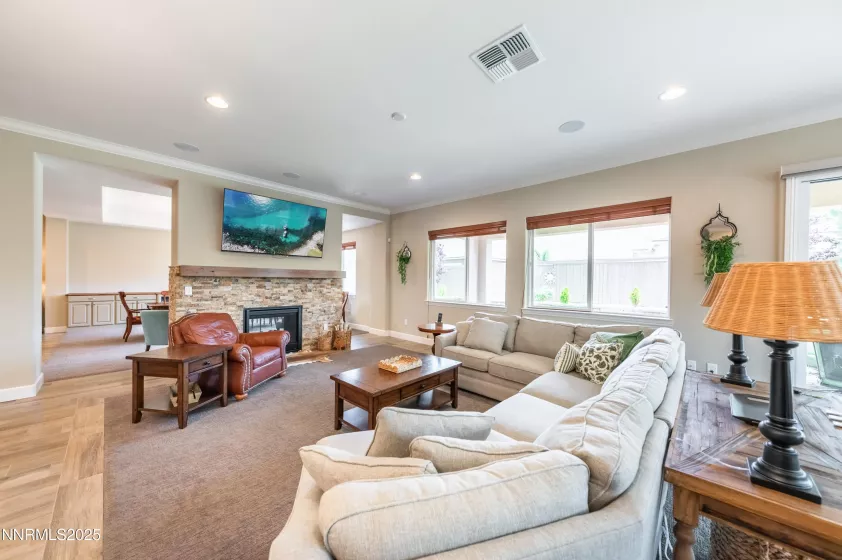 9860 Sea Breeze, Reno, Nevada 89521, 5 Bedrooms Bedrooms, ,5 BathroomsBathrooms,Residential,Residential,Sea Breeze,250051248
