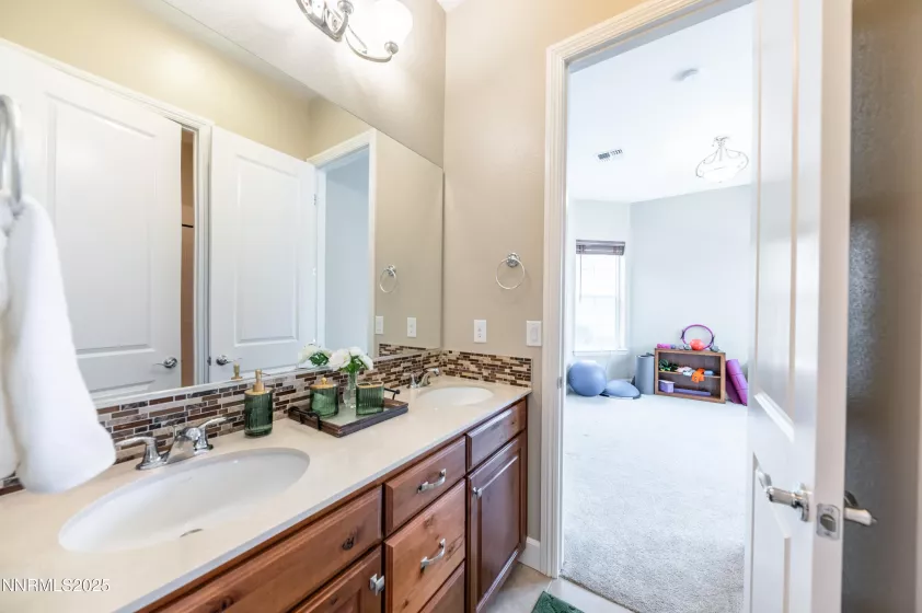 9860 Sea Breeze, Reno, Nevada 89521, 5 Bedrooms Bedrooms, ,5 BathroomsBathrooms,Residential,Residential,Sea Breeze,250051248