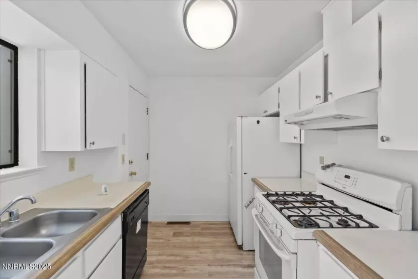 4830 Rampion, Sun Valley, Nevada 89433, 3 Bedrooms Bedrooms, ,2 BathroomsBathrooms,Residential,Residential,Rampion,250051249