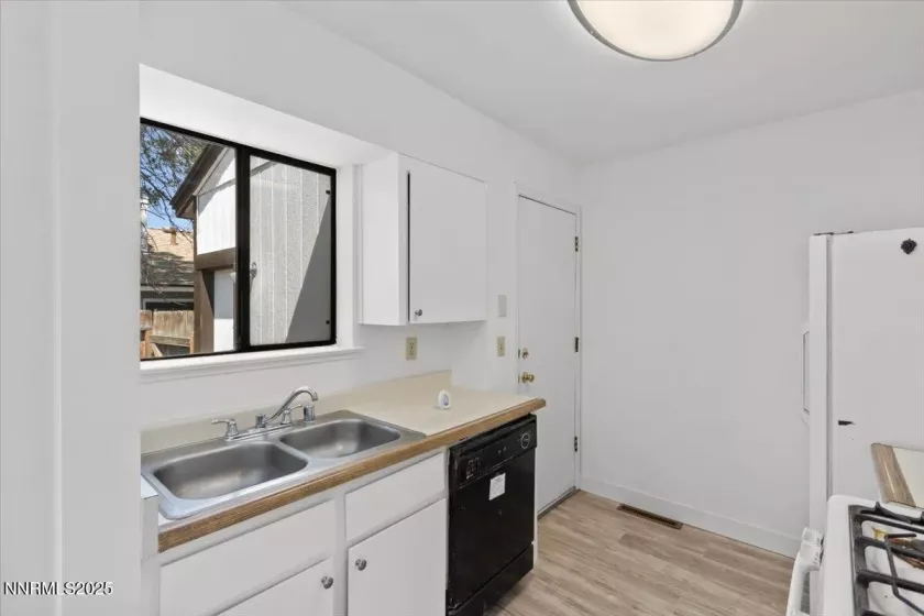 4830 Rampion, Sun Valley, Nevada 89433, 3 Bedrooms Bedrooms, ,2 BathroomsBathrooms,Residential,Residential,Rampion,250051249