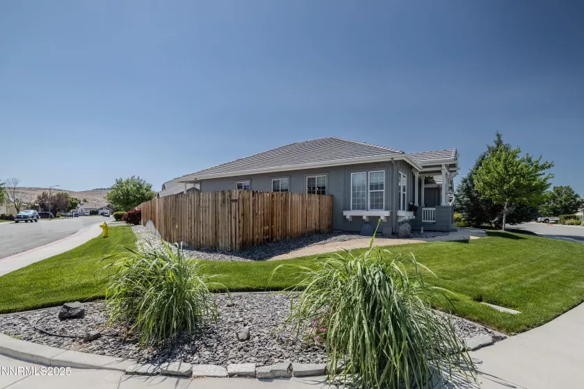 5828 Desert Mirage, Sparks, Nevada 89436, 3 Bedrooms Bedrooms, ,2 BathroomsBathrooms,Residential,Residential,Desert Mirage,250051255