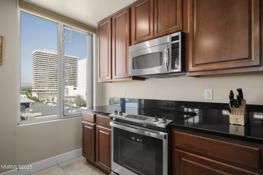 50 Sierra, Reno, Nevada 89501, 2 Bedrooms Bedrooms, ,2 BathroomsBathrooms,Residential,Residential,Sierra,250051260