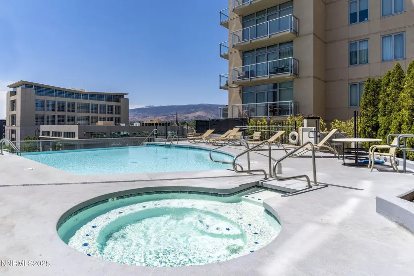 50 Sierra, Reno, Nevada 89501, 2 Bedrooms Bedrooms, ,2 BathroomsBathrooms,Residential,Residential,Sierra,250051260