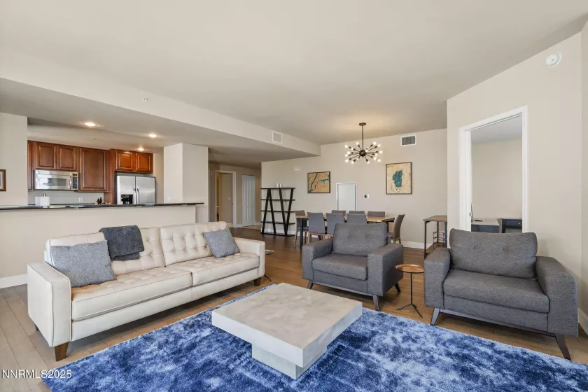 50 Sierra, Reno, Nevada 89501, 2 Bedrooms Bedrooms, ,2 BathroomsBathrooms,Residential,Residential,Sierra,250051260