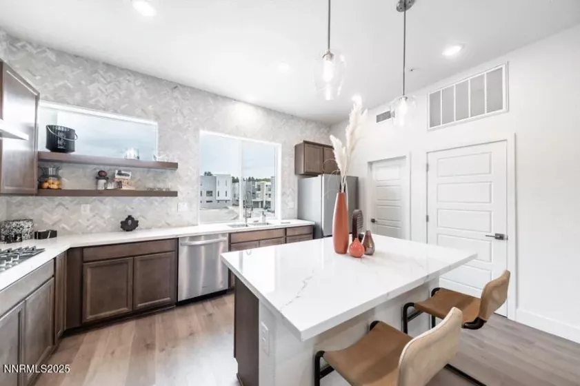 165 Rissone, Reno, Nevada 89503, 4 Bedrooms Bedrooms, ,4 BathroomsBathrooms,Residential,Residential,Rissone,250051263