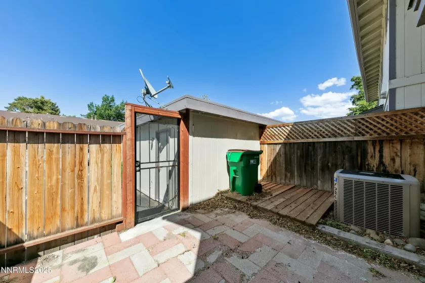 718 Travis, Carson City, Nevada 89701, 2 Bedrooms Bedrooms, ,3 BathroomsBathrooms,Residential,Residential,Travis,250051271