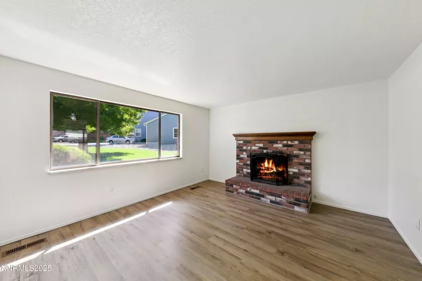 718 Travis, Carson City, Nevada 89701, 2 Bedrooms Bedrooms, ,3 BathroomsBathrooms,Residential,Residential,Travis,250051271