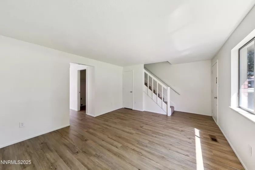 718 Travis, Carson City, Nevada 89701, 2 Bedrooms Bedrooms, ,3 BathroomsBathrooms,Residential,Residential,Travis,250051271
