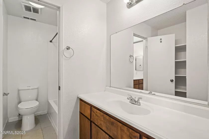 960 ADRIAN, Sparks, Nevada 89431, 2 Bedrooms Bedrooms, ,2 BathroomsBathrooms,Residential,Residential,ADRIAN,250051278