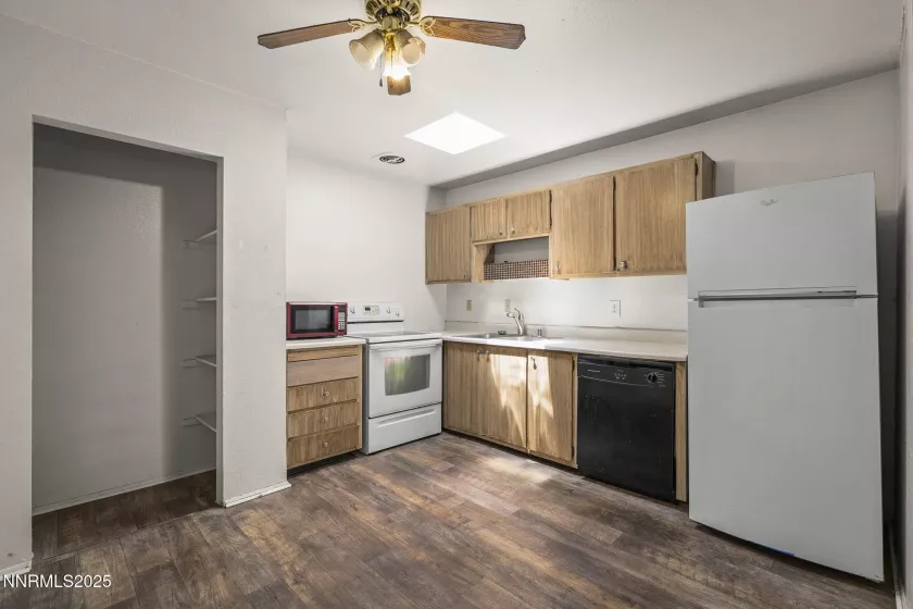 1009 Baywood, Sparks, Nevada 89434, 3 Bedrooms Bedrooms, ,1 BathroomBathrooms,Residential,Residential,Baywood,250051280