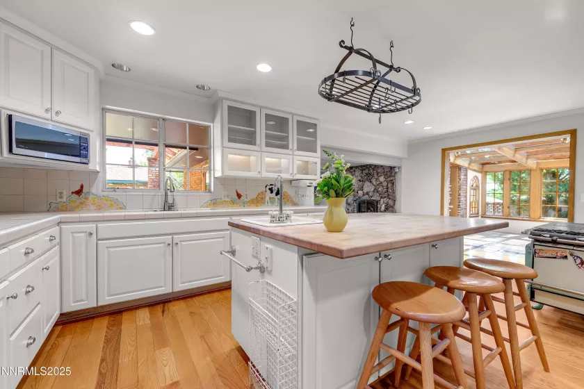 235 Country Club Dr, Reno, Nevada 89509, 4 Bedrooms Bedrooms, ,3 BathroomsBathrooms,Residential,Residential,Country Club Dr,250051291