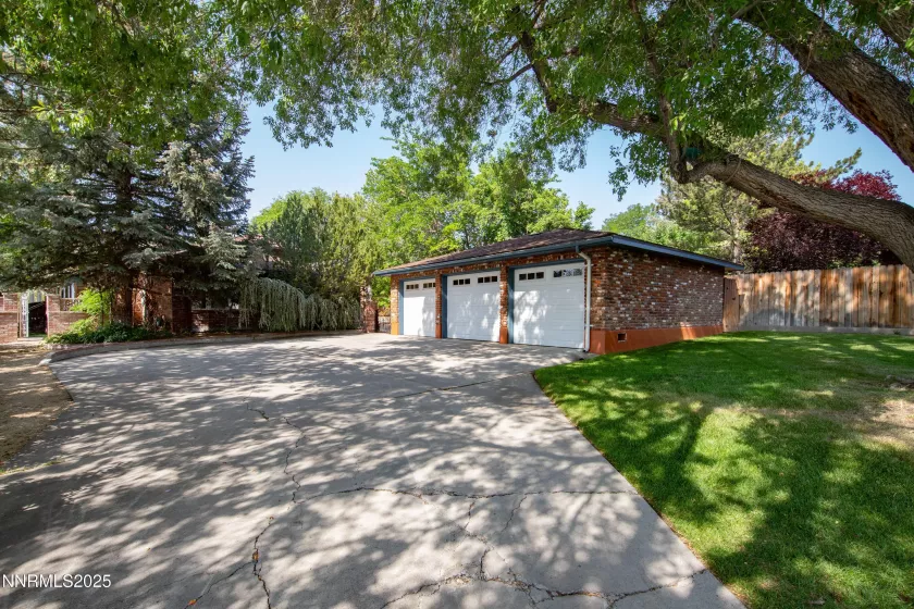235 Country Club Dr, Reno, Nevada 89509, 4 Bedrooms Bedrooms, ,3 BathroomsBathrooms,Residential,Residential,Country Club Dr,250051291