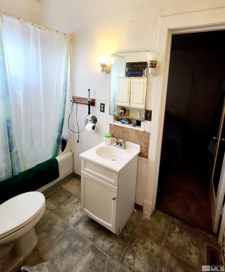 510, 510 1/2 Churchill, Fallon, Nevada 89406, ,Residential Income,Residential,Churchill,250002510