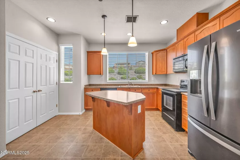 3074 Sterling Ridge, Sparks, Nevada 89431, 2 Bedrooms Bedrooms, ,3 BathroomsBathrooms,Residential,Residential,Sterling Ridge,250051296