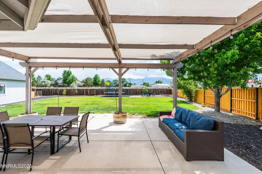 1131 Country Club, Minden, Nevada 89423, 4 Bedrooms Bedrooms, ,3 BathroomsBathrooms,Residential,Residential,Country Club,250051303