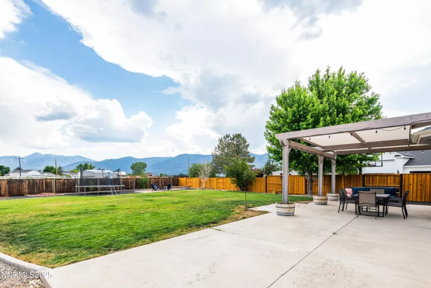 1131 Country Club, Minden, Nevada 89423, 4 Bedrooms Bedrooms, ,3 BathroomsBathrooms,Residential,Residential,Country Club,250051303