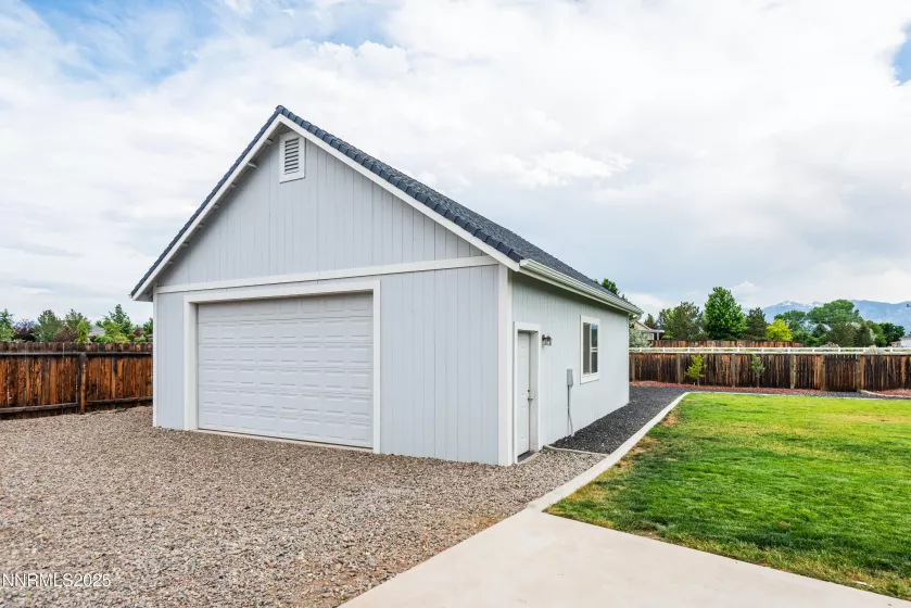 1131 Country Club, Minden, Nevada 89423, 4 Bedrooms Bedrooms, ,3 BathroomsBathrooms,Residential,Residential,Country Club,250051303