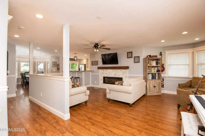 1131 Country Club, Minden, Nevada 89423, 4 Bedrooms Bedrooms, ,3 BathroomsBathrooms,Residential,Residential,Country Club,250051303