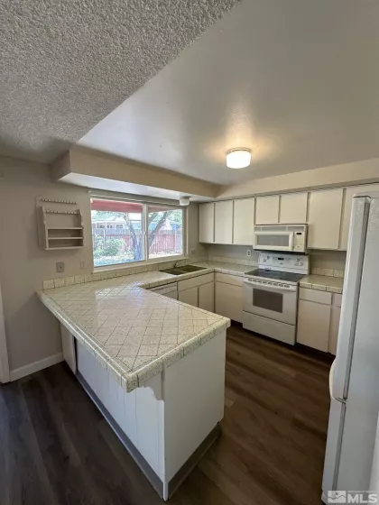 462 Steffanie, Sparks, Nevada 89431, 3 Bedrooms Bedrooms, ,2 BathroomsBathrooms,Residential Lease,Manufactured,Steffanie,250051306