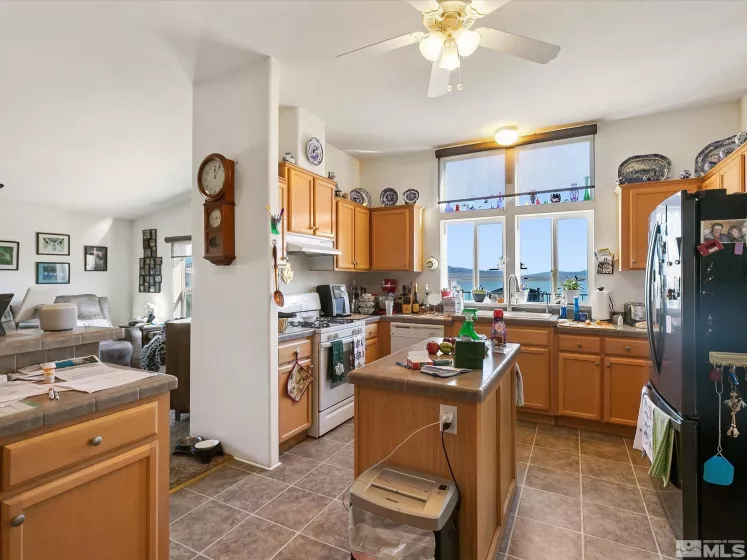 215 Golden Willow, Walker Lake, Nevada 89415, 2 Bedrooms Bedrooms, ,2 BathroomsBathrooms,Residential,Residential,Golden Willow,240015001