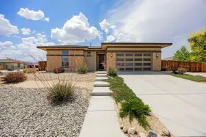 698 Raptor, Fernley, Nevada 89408, 3 Bedrooms Bedrooms, ,3 BathroomsBathrooms,Residential,Residential,Raptor,250051334