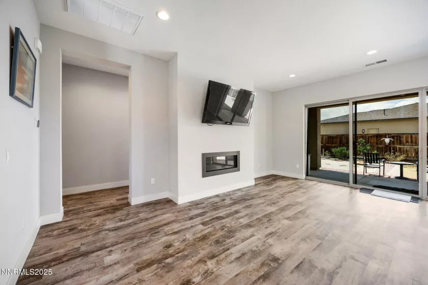 698 Raptor, Fernley, Nevada 89408, 3 Bedrooms Bedrooms, ,3 BathroomsBathrooms,Residential,Residential,Raptor,250051334