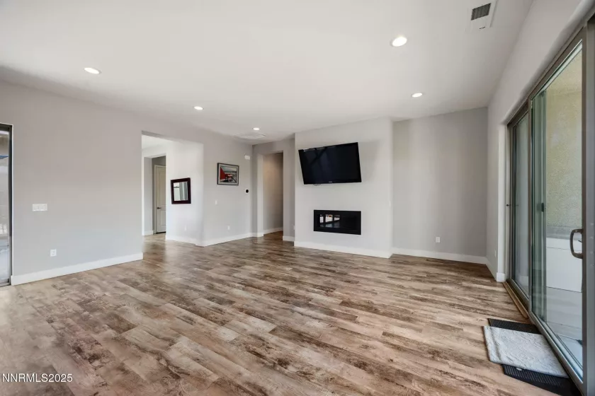 698 Raptor, Fernley, Nevada 89408, 3 Bedrooms Bedrooms, ,3 BathroomsBathrooms,Residential,Residential,Raptor,250051334