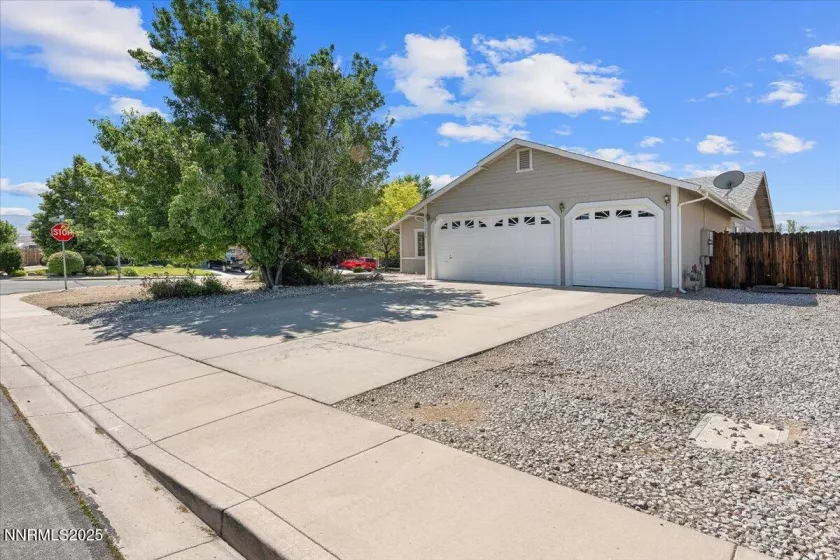 1406 Rosy Finch, Sparks, Nevada 89441, 4 Bedrooms Bedrooms, ,2 BathroomsBathrooms,Residential,Residential,Rosy Finch,250051336
