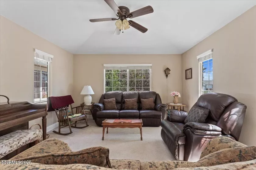 1406 Rosy Finch, Sparks, Nevada 89441, 4 Bedrooms Bedrooms, ,2 BathroomsBathrooms,Residential,Residential,Rosy Finch,250051336