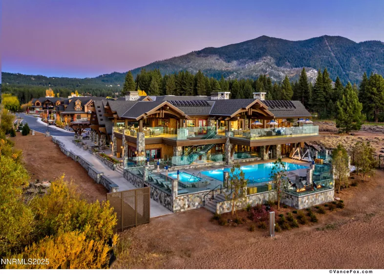 33 Beach Club, Stateline, Nevada 89449, 4 Bedrooms Bedrooms, ,4 BathroomsBathrooms,Residential,Residential,Beach Club,250051338