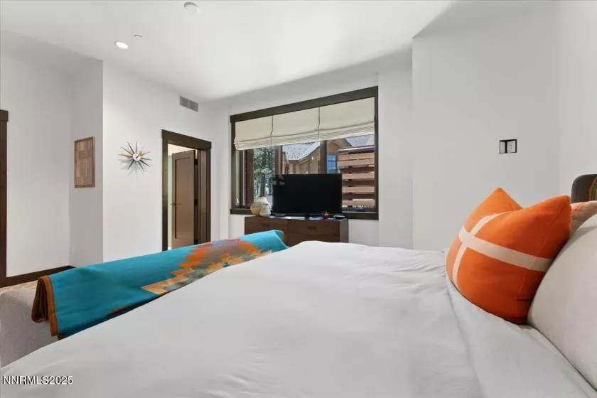 33 Beach Club, Stateline, Nevada 89449, 4 Bedrooms Bedrooms, ,4 BathroomsBathrooms,Residential,Residential,Beach Club,250051338