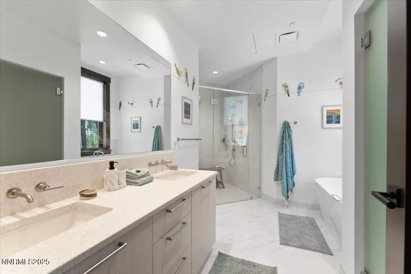 33 Beach Club, Stateline, Nevada 89449, 4 Bedrooms Bedrooms, ,4 BathroomsBathrooms,Residential,Residential,Beach Club,250051338