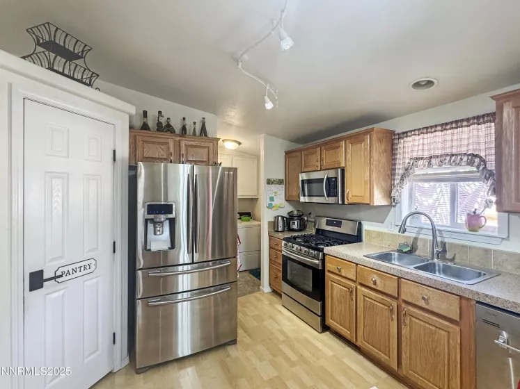 10445 Reins, Winnemucca, Nevada 89445, 3 Bedrooms Bedrooms, ,2 BathroomsBathrooms,Residential,Residential,Reins,250051339