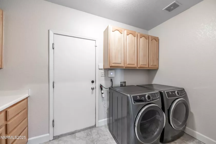 2978 Fox Trail, Reno, Nevada 89523, 4 Bedrooms Bedrooms, ,3 BathroomsBathrooms,Residential,Residential,Fox Trail,250051342