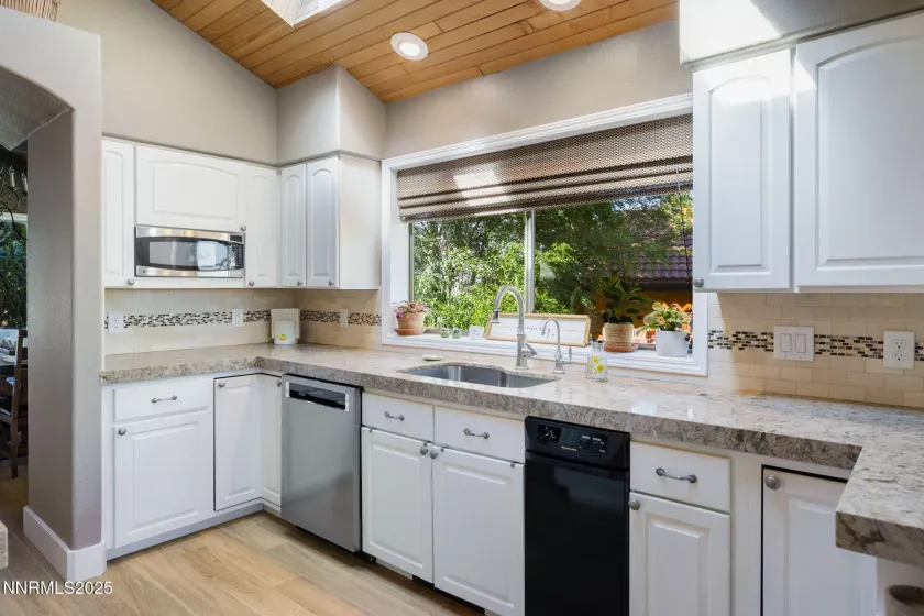 4404 Dant, Reno, Nevada 89509, 4 Bedrooms Bedrooms, ,4 BathroomsBathrooms,Residential,Residential,Dant,250051344