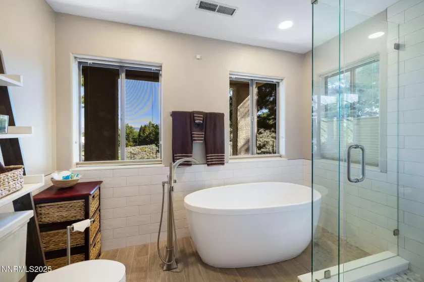 4404 Dant, Reno, Nevada 89509, 4 Bedrooms Bedrooms, ,4 BathroomsBathrooms,Residential,Residential,Dant,250051344