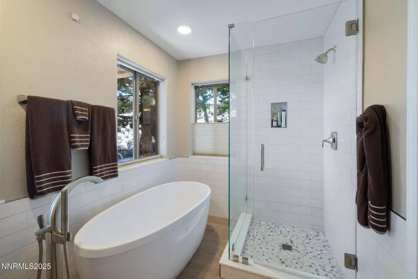 4404 Dant, Reno, Nevada 89509, 4 Bedrooms Bedrooms, ,4 BathroomsBathrooms,Residential,Residential,Dant,250051344