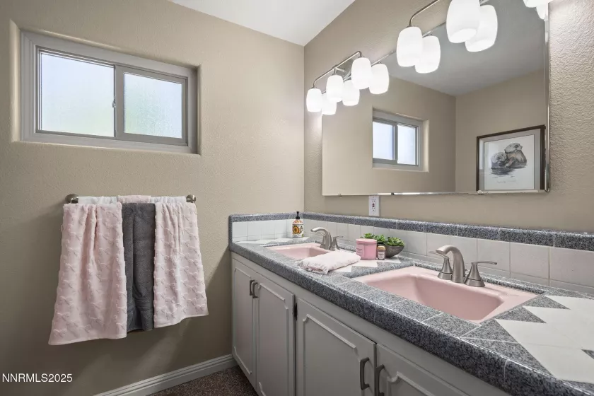 159 Circle, Reno, Nevada 89509, 3 Bedrooms Bedrooms, ,3 BathroomsBathrooms,Residential,Residential,Circle,250051347