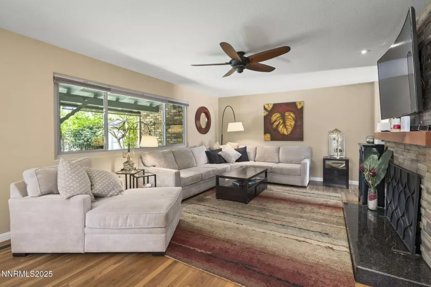159 Circle, Reno, Nevada 89509, 3 Bedrooms Bedrooms, ,3 BathroomsBathrooms,Residential,Residential,Circle,250051347
