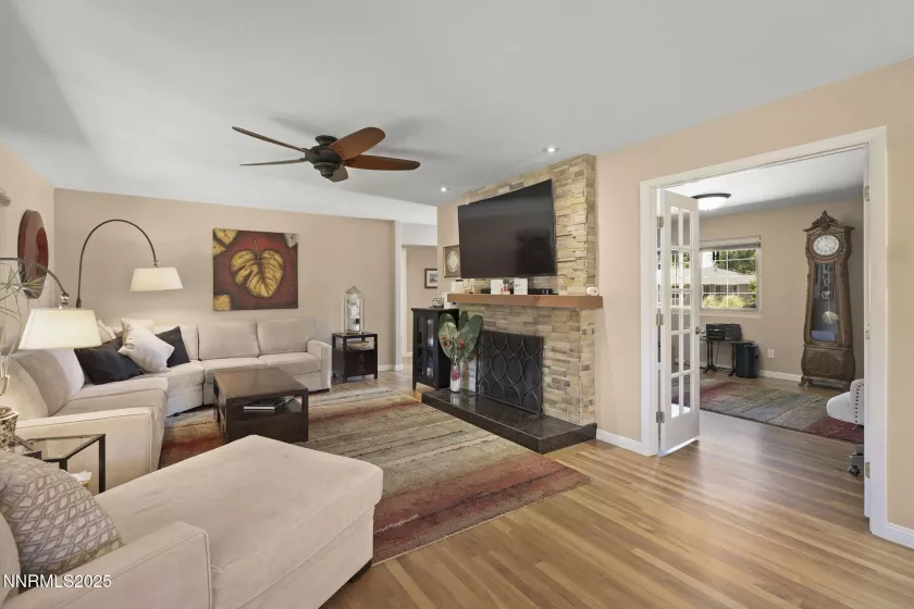 159 Circle, Reno, Nevada 89509, 3 Bedrooms Bedrooms, ,3 BathroomsBathrooms,Residential,Residential,Circle,250051347