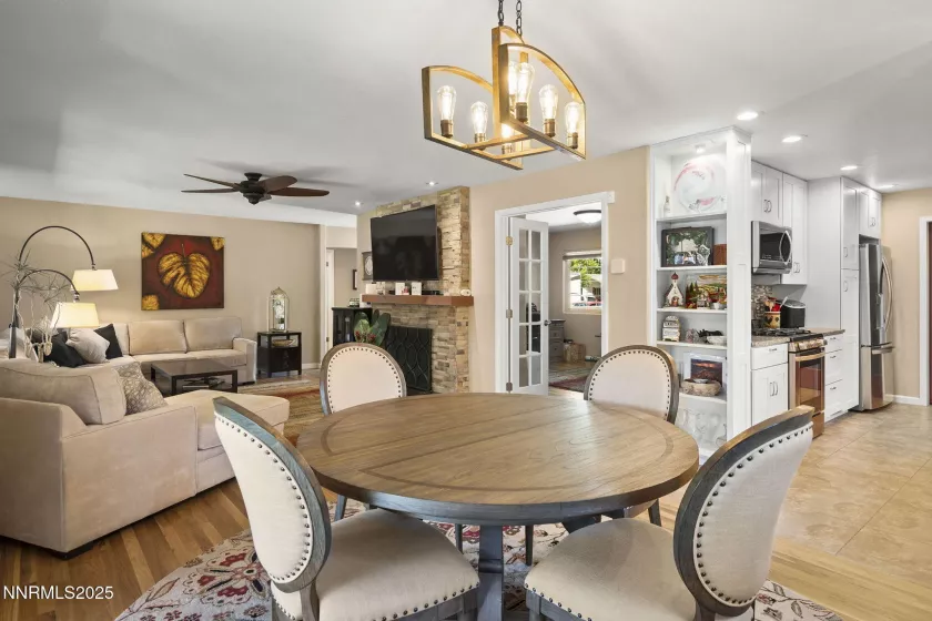 159 Circle, Reno, Nevada 89509, 3 Bedrooms Bedrooms, ,3 BathroomsBathrooms,Residential,Residential,Circle,250051347