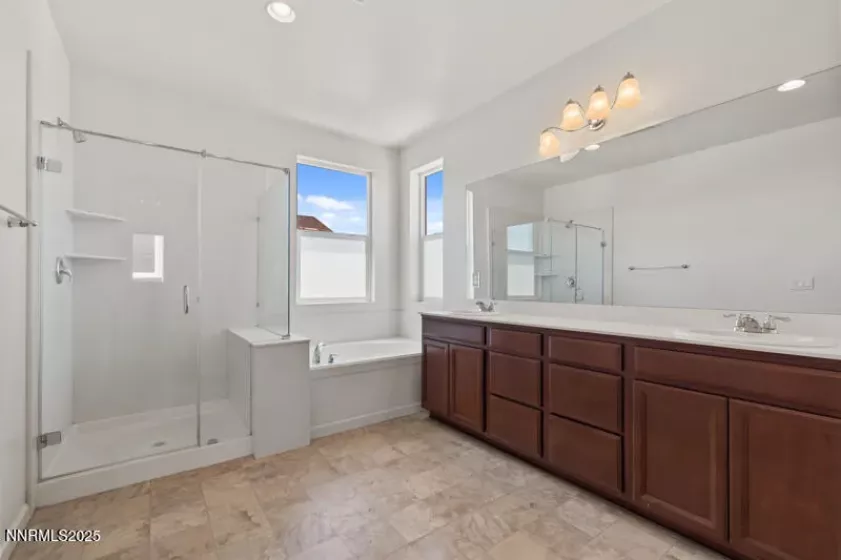 14373 Fredonia, Reno, Nevada 89506, 3 Bedrooms Bedrooms, ,3 BathroomsBathrooms,Residential,Residential,Fredonia,250051348
