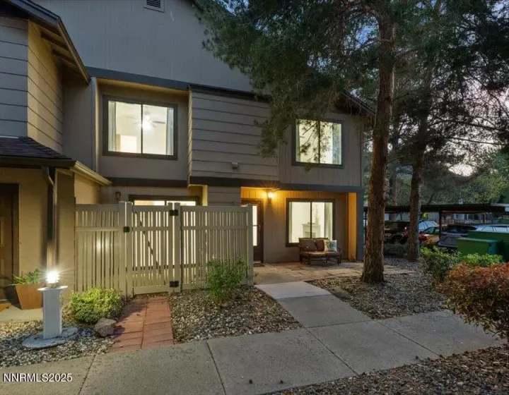 4580 Matich, Reno, Nevada 89502, 2 Bedrooms Bedrooms, ,3 BathroomsBathrooms,Residential,Residential,Matich,250005707