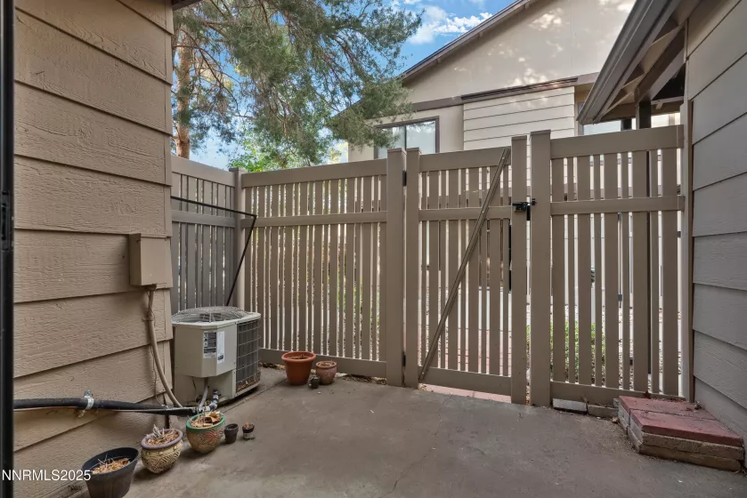 4580 Matich, Reno, Nevada 89502, 2 Bedrooms Bedrooms, ,3 BathroomsBathrooms,Residential,Residential,Matich,250005707