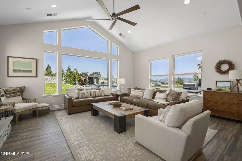 5427 Salmon River, Reno, Nevada 89511, 4 Bedrooms Bedrooms, ,4 BathroomsBathrooms,Residential,Residential,Salmon River,250051353