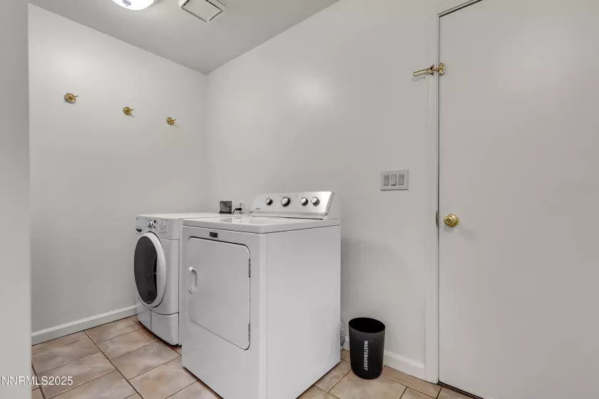 2393 Queen Anne, Reno, Nevada 89509, 5 Bedrooms Bedrooms, ,5 BathroomsBathrooms,Residential,Residential,Queen Anne,250051354