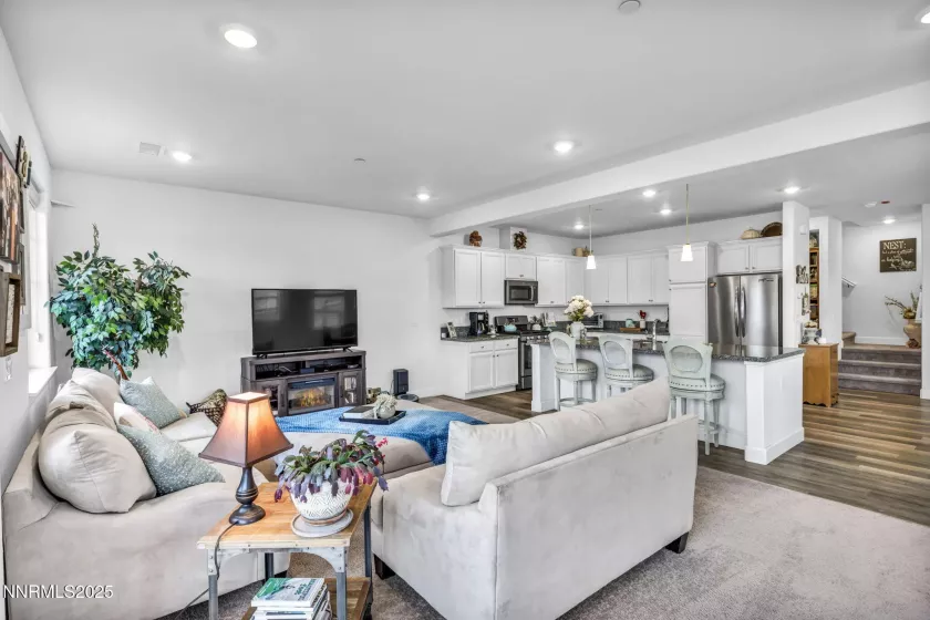 1248 Cinch, Gardnerville, Nevada 89410, 3 Bedrooms Bedrooms, ,3 BathroomsBathrooms,Residential,Residential,Cinch,250051355