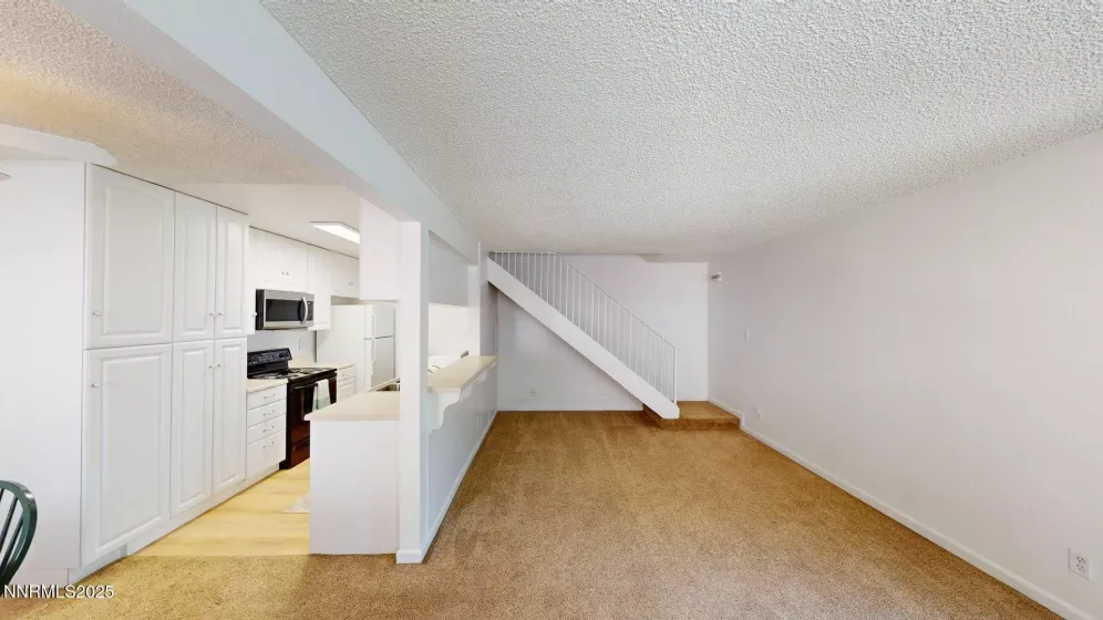 644 Oakwood, Sparks, Nevada 89431, 2 Bedrooms Bedrooms, ,1 BathroomBathrooms,Residential,Residential,Oakwood,250051361